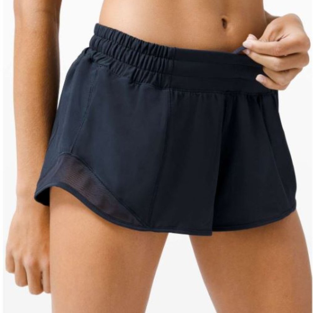 Lululemon Hotty Hot II True Navy Shorts Size 4 (2.5" inseam)